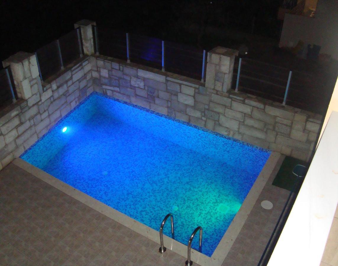“Theeporto” Maisonette With Pool Gouves Exterior photo