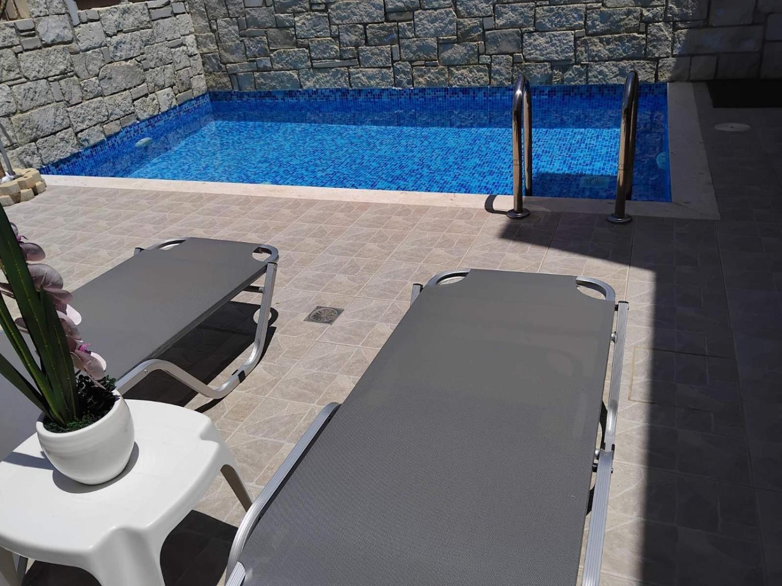 “Theeporto” Maisonette With Pool Gouves Exterior photo